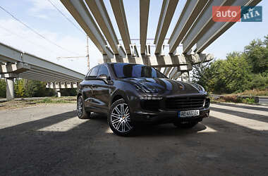Внедорожник / Кроссовер Porsche Cayenne 2015 в Днепре