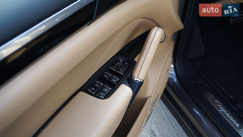 Позашляховик / Кросовер Porsche Cayenne 2015 в Дніпрі