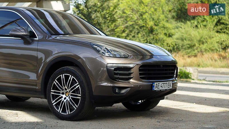 Позашляховик / Кросовер Porsche Cayenne 2015 в Дніпрі