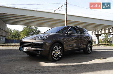 Внедорожник / Кроссовер Porsche Cayenne 2015 в 