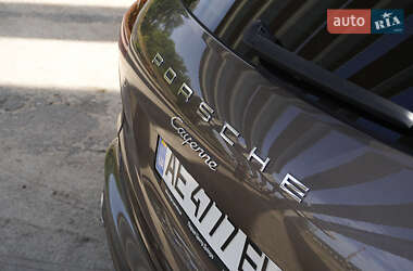 Внедорожник / Кроссовер Porsche Cayenne 2015 в 