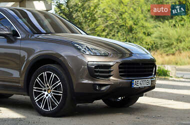 Внедорожник / Кроссовер Porsche Cayenne 2015 в 