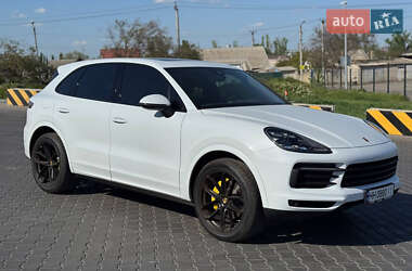 Внедорожник / Кроссовер Porsche Cayenne 2020 в 