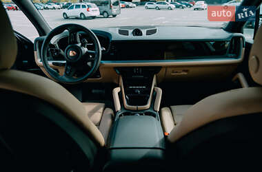 Позашляховик / Кросовер Porsche Cayenne 2024 в 