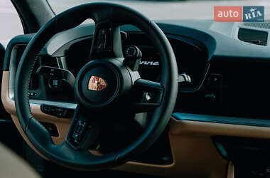 Позашляховик / Кросовер Porsche Cayenne 2024 в 