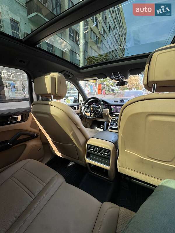 Внедорожник / Кроссовер Porsche Cayenne 2022 в Киеве фото 26 Внедорожник / Кроссовер Porsche Cayenne 2022 в Киеве