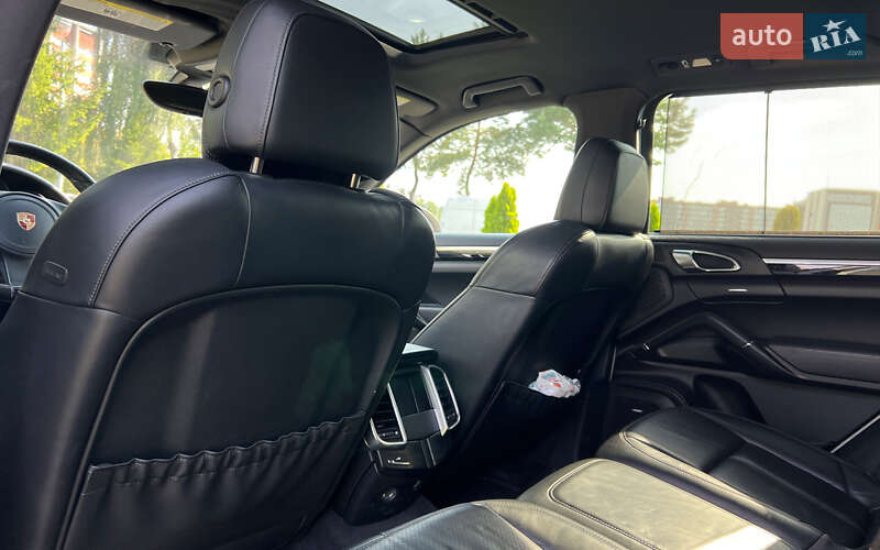 Внедорожник / Кроссовер Porsche Cayenne 2011 в Львове