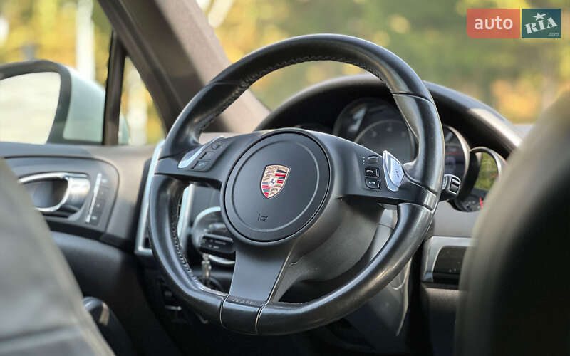 Внедорожник / Кроссовер Porsche Cayenne 2011 в Львове