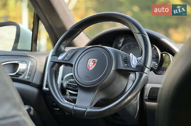 Позашляховик / Кросовер Porsche Cayenne 2011 в 
