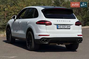 Внедорожник / Кроссовер Porsche Cayenne 2014 в 