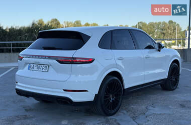 Внедорожник / Кроссовер Porsche Cayenne 2018 в 