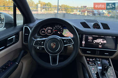 Внедорожник / Кроссовер Porsche Cayenne 2018 в 