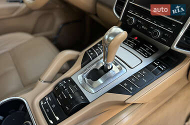 Внедорожник / Кроссовер Porsche Cayenne 2010 в 