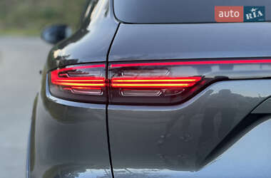 Внедорожник / Кроссовер Porsche Cayenne 2019 в 