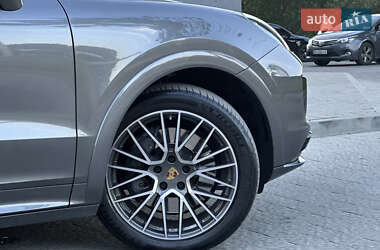 Внедорожник / Кроссовер Porsche Cayenne 2019 в 
