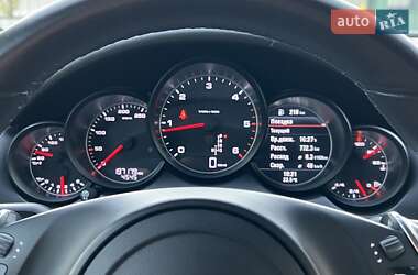 Внедорожник / Кроссовер Porsche Cayenne 2012 в 