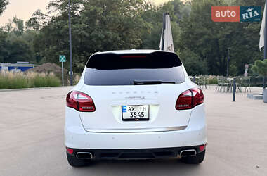 Внедорожник / Кроссовер Porsche Cayenne 2014 в 