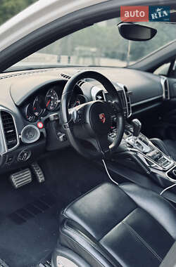 Внедорожник / Кроссовер Porsche Cayenne 2014 в 
