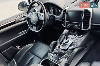Внедорожник / Кроссовер Porsche Cayenne 2014 в 