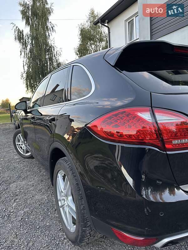 Позашляховик / Кросовер Porsche Cayenne 2011 в Любешові