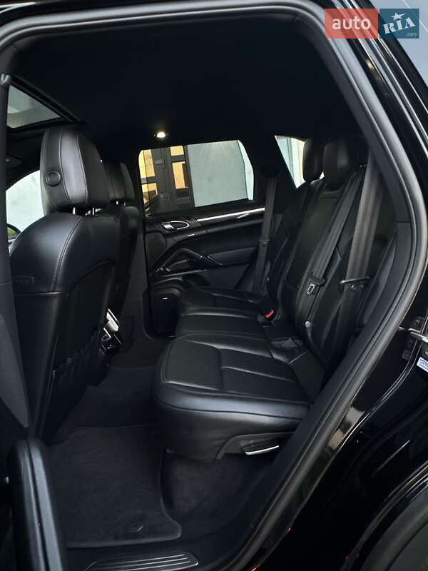 Позашляховик / Кросовер Porsche Cayenne 2011 в Любешові