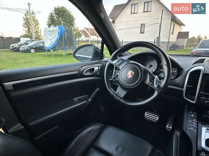 Позашляховик / Кросовер Porsche Cayenne 2011 в Любешові