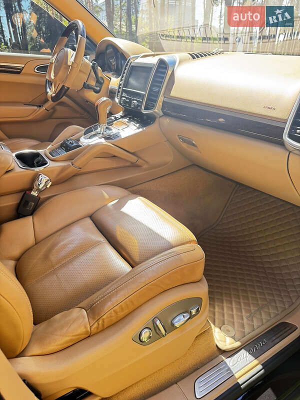 Внедорожник / Кроссовер Porsche Cayenne 2011 в Чернигове