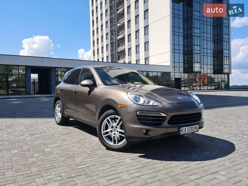 Позашляховик / Кросовер Porsche Cayenne 2014 в 