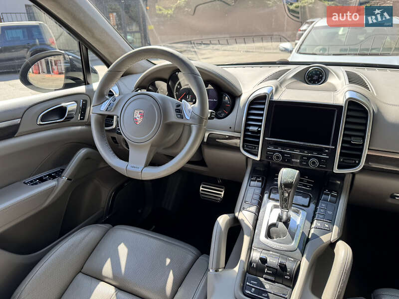Внедорожник / Кроссовер Porsche Cayenne 2010 в Киеве фото 6 Внедорожник / Кроссовер Porsche Cayenne 2010 в Киеве