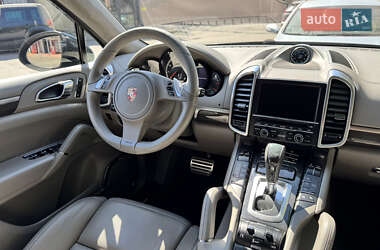 Внедорожник / Кроссовер Porsche Cayenne 2010 в 