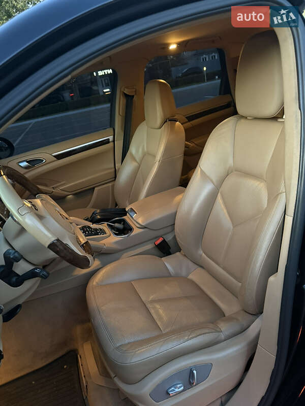 Позашляховик / Кросовер Porsche Cayenne 2012 в Одесі