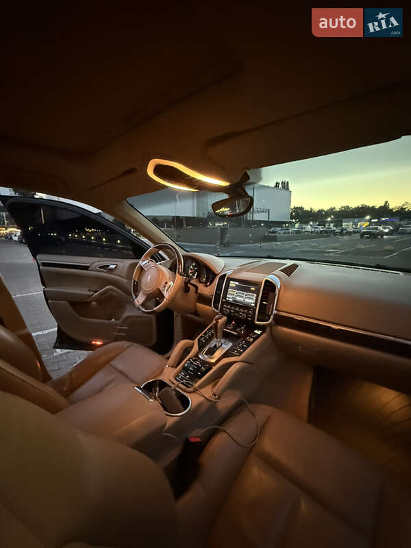 Позашляховик / Кросовер Porsche Cayenne 2012 в Одесі