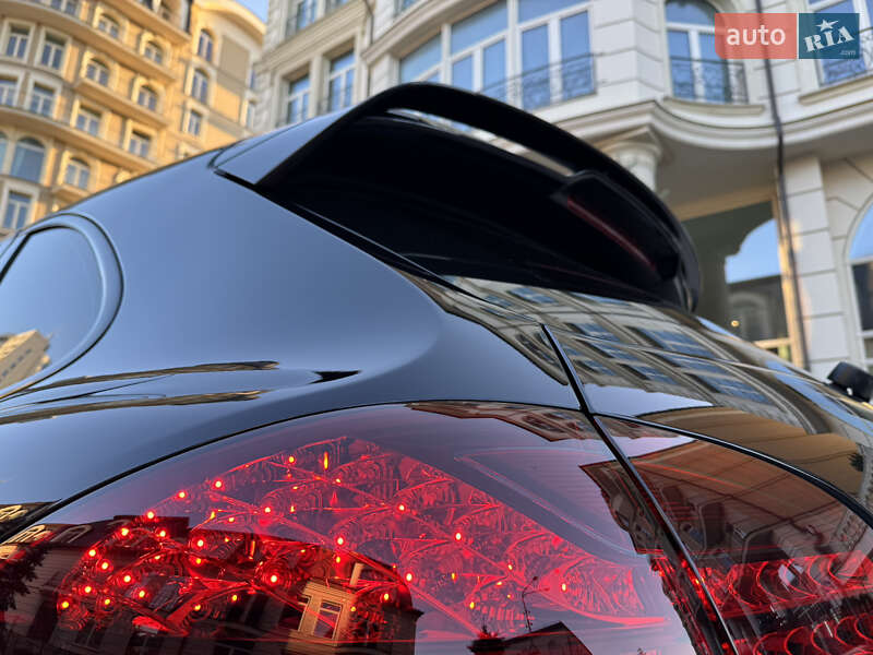 Позашляховик / Кросовер Porsche Cayenne 2012 в Києві