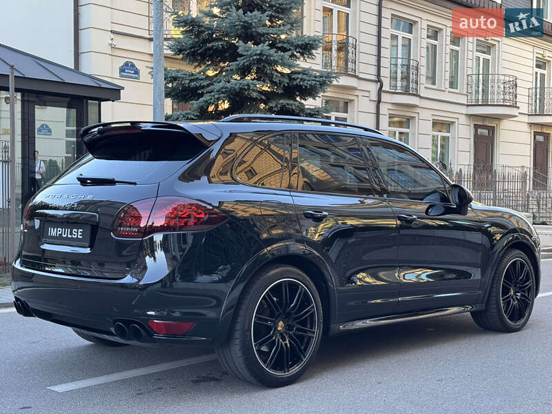 Позашляховик / Кросовер Porsche Cayenne 2012 в Києві