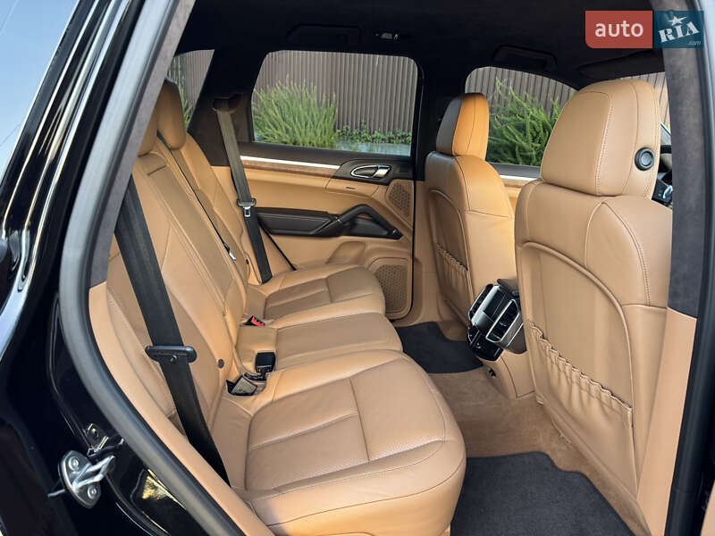 Позашляховик / Кросовер Porsche Cayenne 2012 в Києві
