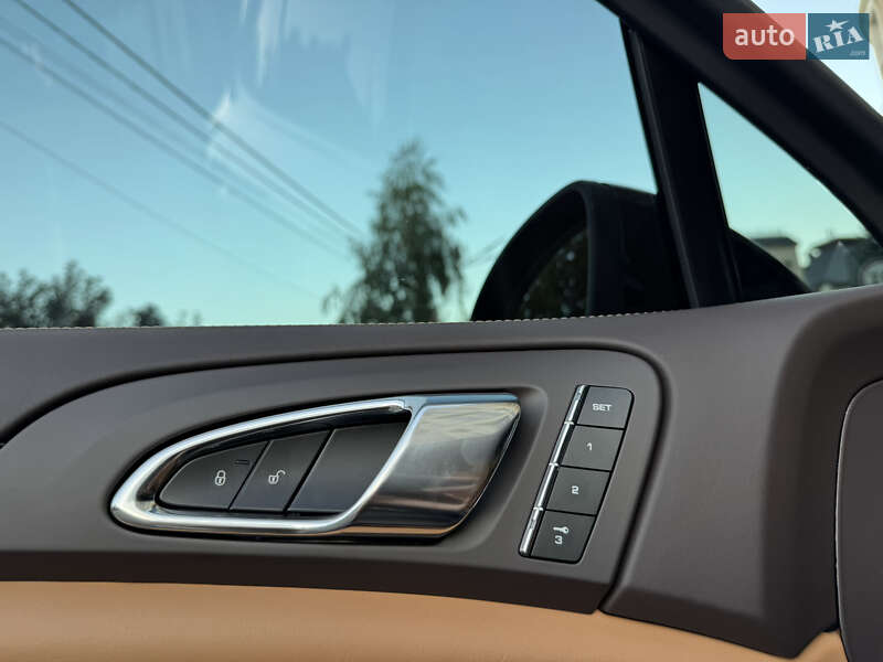 Позашляховик / Кросовер Porsche Cayenne 2012 в Києві