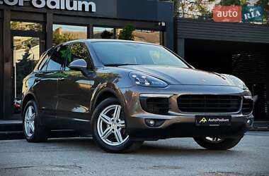 Внедорожник / Кроссовер Porsche Cayenne 2016 в 