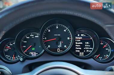 Внедорожник / Кроссовер Porsche Cayenne 2016 в 