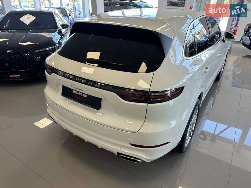 Внедорожник / Кроссовер Porsche Cayenne 2022 в Киеве