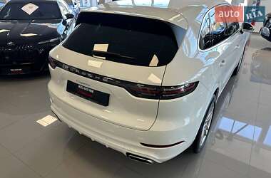 Позашляховик / Кросовер Porsche Cayenne 2022 в 