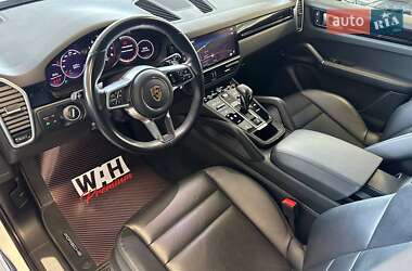 Позашляховик / Кросовер Porsche Cayenne 2022 в 