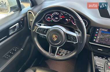 Позашляховик / Кросовер Porsche Cayenne 2022 в 