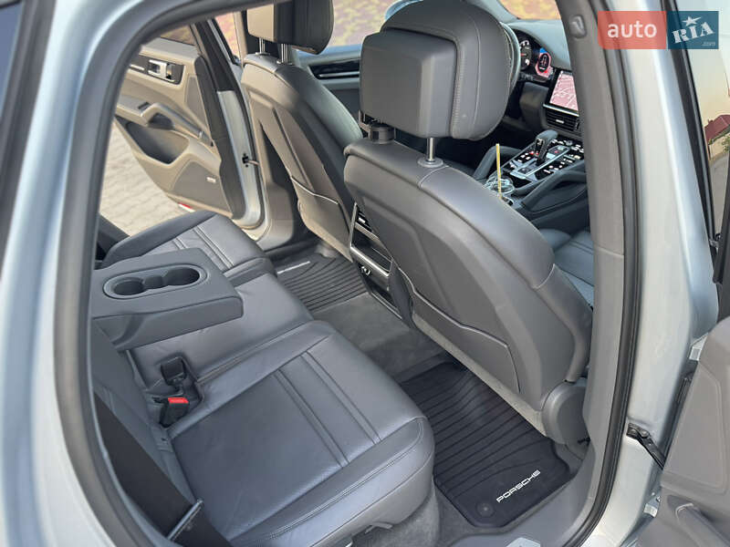 Внедорожник / Кроссовер Porsche Cayenne 2018 в Одессе фото 45 Внедорожник / Кроссовер Porsche Cayenne 2018 в Одессе