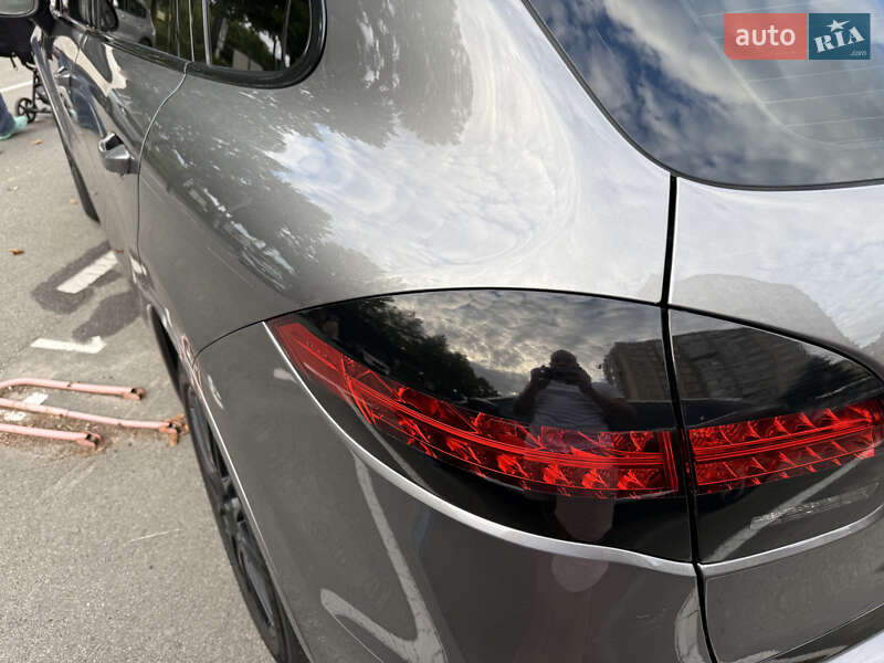 Внедорожник / Кроссовер Porsche Cayenne 2012 в Святопетровское