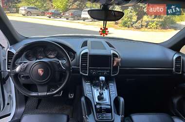 Позашляховик / Кросовер Porsche Cayenne 2012 в 