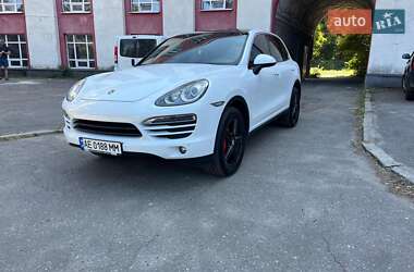 Позашляховик / Кросовер Porsche Cayenne 2012 в 
