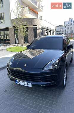 Внедорожник / Кроссовер Porsche Cayenne 2019 в 