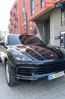 Внедорожник / Кроссовер Porsche Cayenne 2019 в 