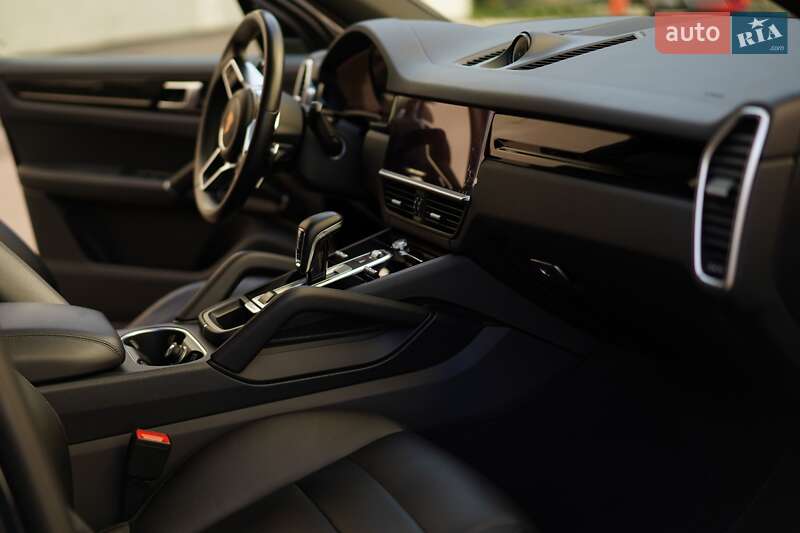 Позашляховик / Кросовер Porsche Cayenne 2018 в Києві