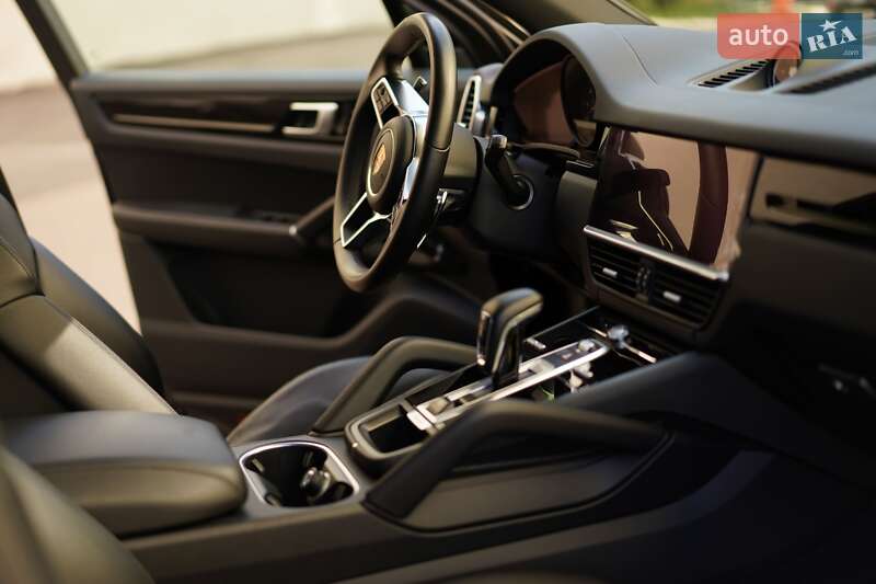 Позашляховик / Кросовер Porsche Cayenne 2018 в Києві